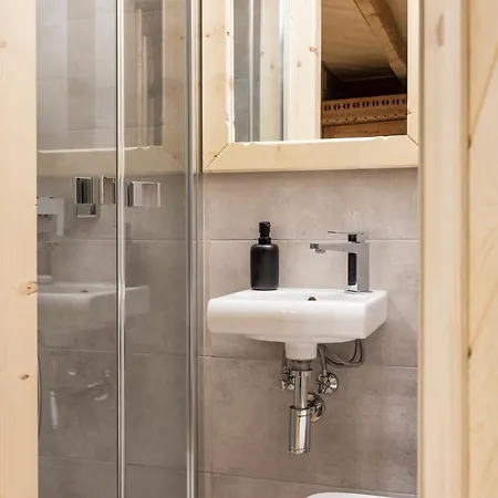 Dom Pod Lipkami זקופאנה